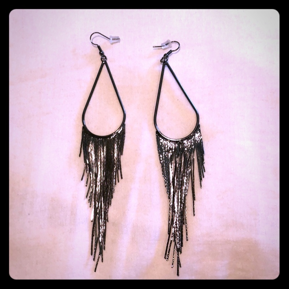 NEW Gorgeous earrings.